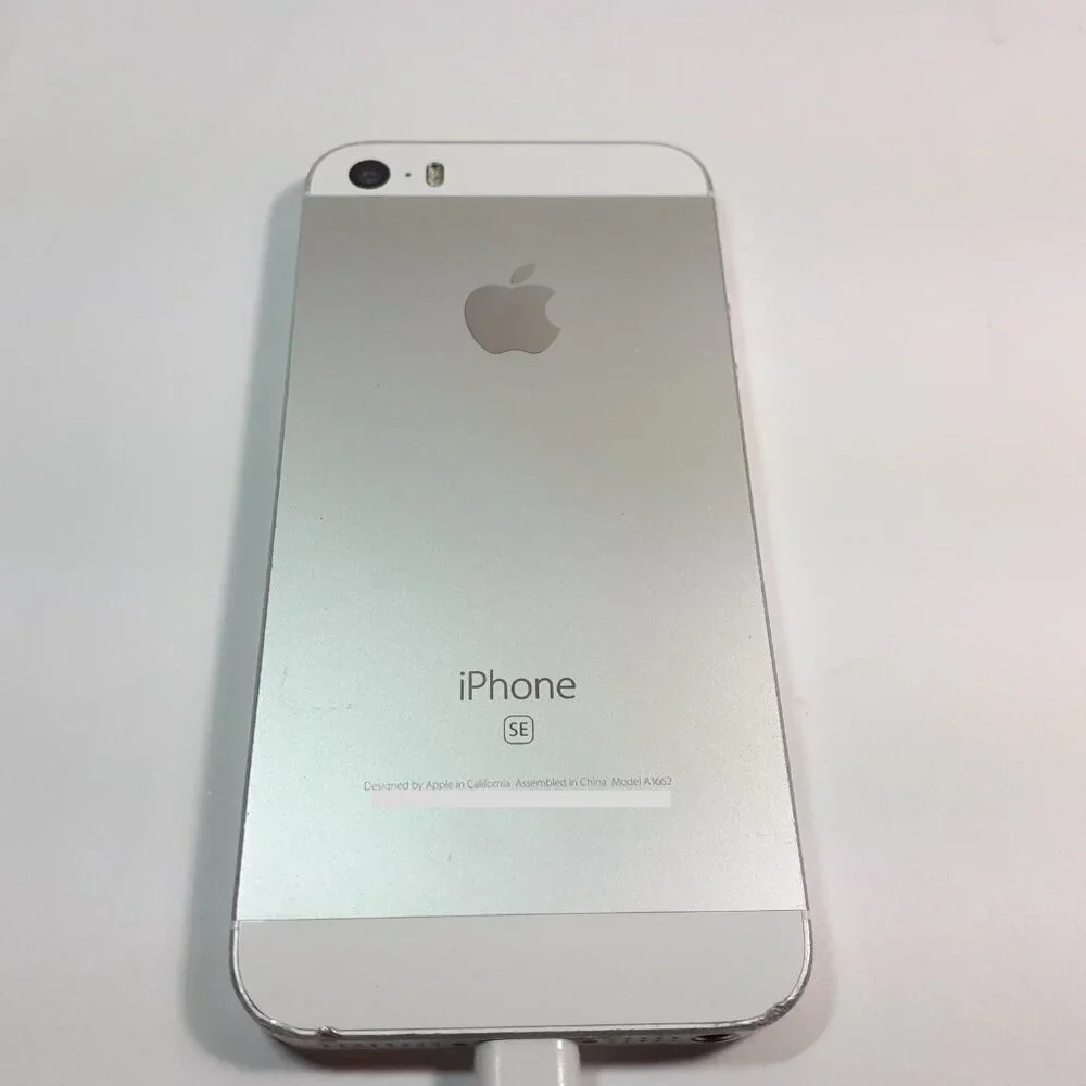 Apple iPhone SE 1st Generation (A1662 [WHITE-SILVER)-(Selling For parts only)